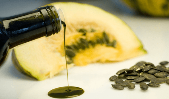 Moliūgų aliejus teigiamai veikia vyrų prostatą